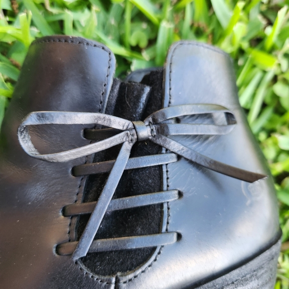 BORN Black Leather Ankle Boots With Bow Size 7 - Picture 3 of 10